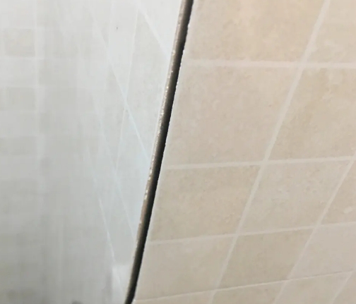 乐平瓷砖空鼓维修公司分享阳台瓷砖脱落的修复过程可以分为以下几个步骤